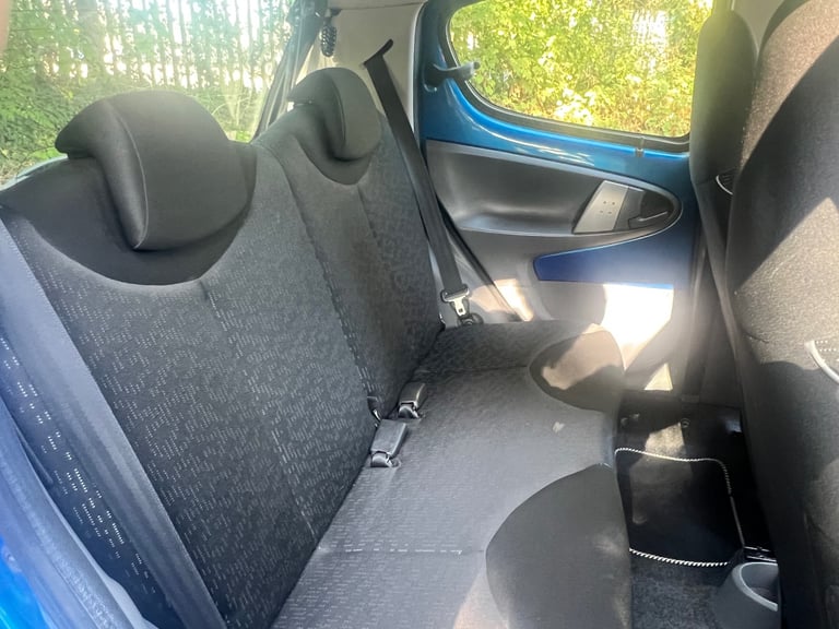 Peugeot, 107, Hatchback, 2011, Manual, 998 (cc), 5 doors
