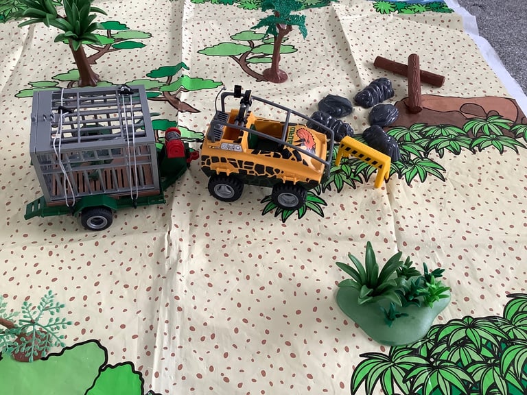 Playmobil Set 4175 Adventure Amphibian Vehicle & Deinonychus - plus extras!