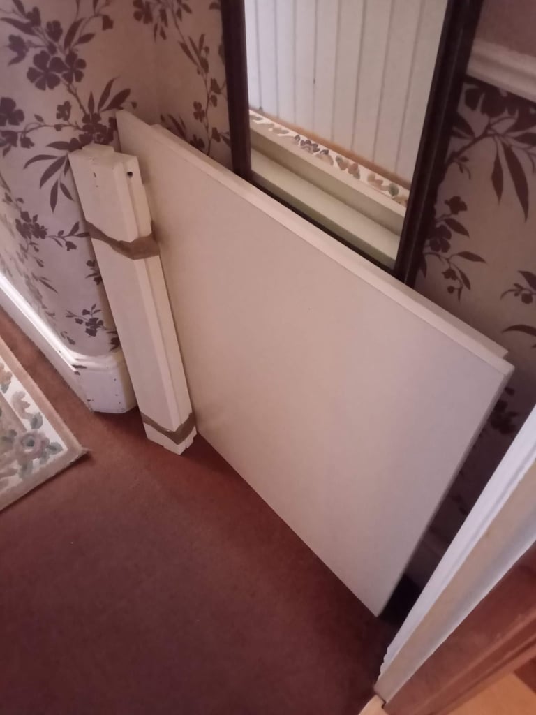 IKEA white Melltrop table with 2 chairs