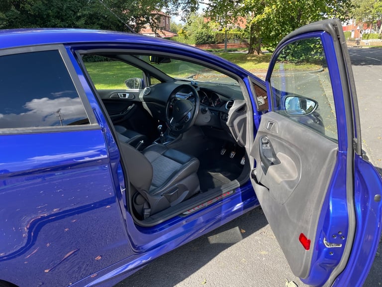 Ford, FIESTA, Hatchback, 2016, Manual, 1596 (cc), 3 doors