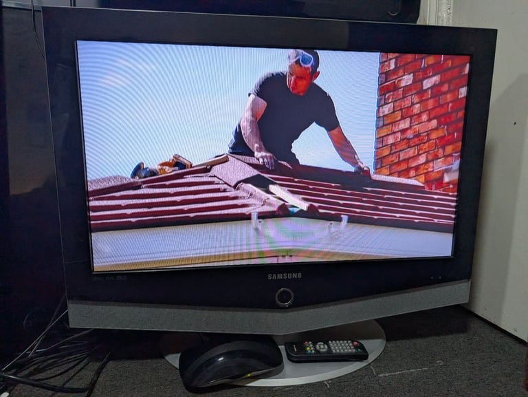 Samsung 32inch led hd TV.