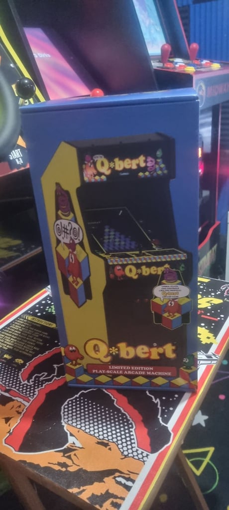 Q-bert new wave toys quater arcade as new