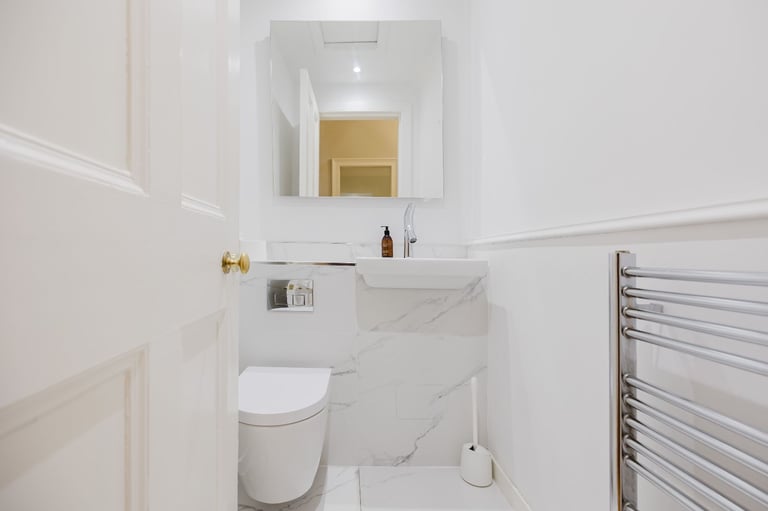 Incredible, 5 bedroom, HMO pending flat on Castle Terrace– available NOW