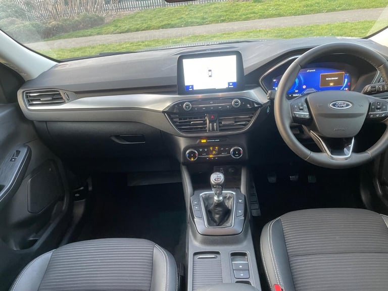 FORD KUGA 1.5 Kuga Titanium Edition 5 door 1.5L EcoBoost 150PS FWD 6 Speed