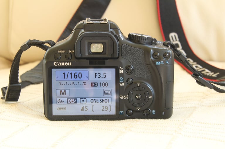 fully working Canon EOS 450D digital camera and Canon Zoom Lens EF-S 18-55mm 1:3.5-5.6 II bundle