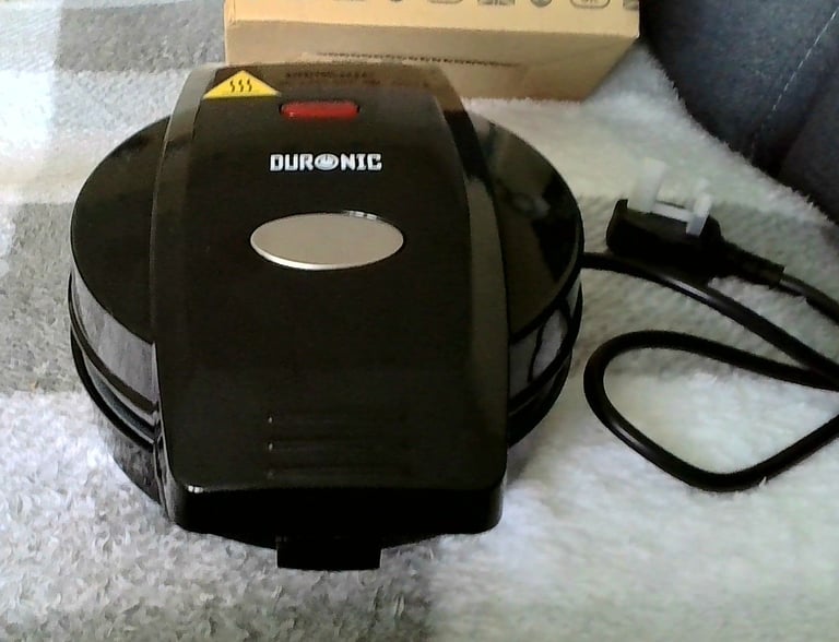 image for OMELETTE MAKER, EGG COOKER AND RADIO