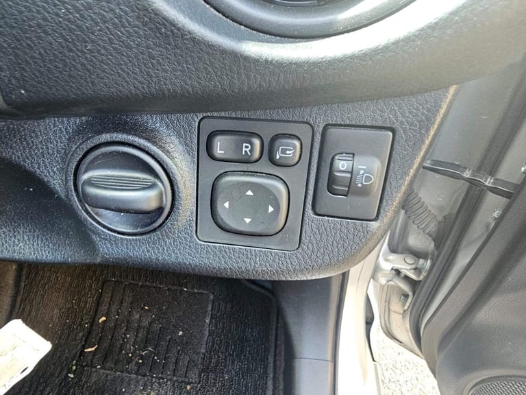 2018 Toyota Yaris 1.5 VVT-h Icon Tech E-CVT Euro 6 (s/s) 5dr Hatchback HYBRID ELECTRIC Automatic