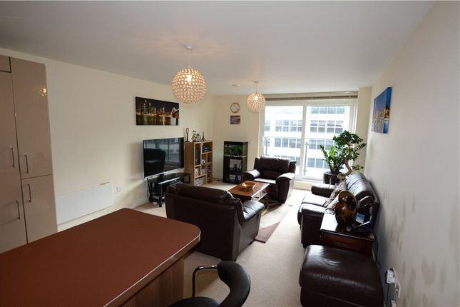 Impressive 2-bedroom flat available to rent in Uxbridge UB8