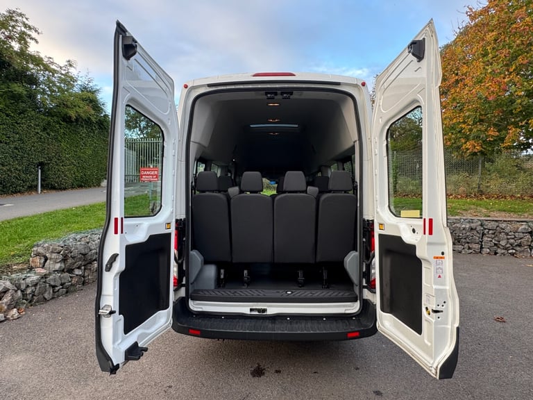 2015 Ford Transit 2.2 TDCi 460 Minibus 5dr Manual L4 H3 (17 seats) NA Diesel Manual