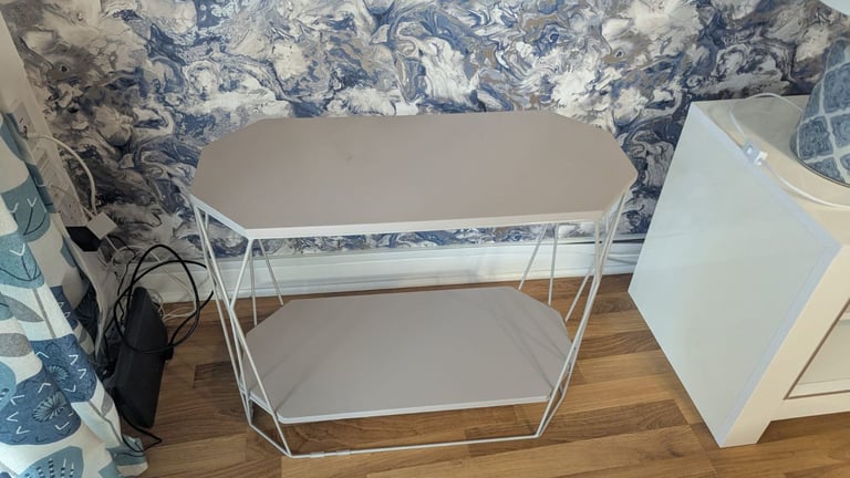 Geometric table
