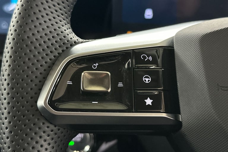 2025 MG MG HS 106287 Hatchback Petrol Automatic