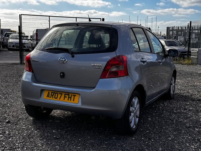  Toyota Yaris 1.3 VVT-i Zinc Hatchback 5dr Petrol Manual (141 g/km, 85 bhp) Petrol Manual