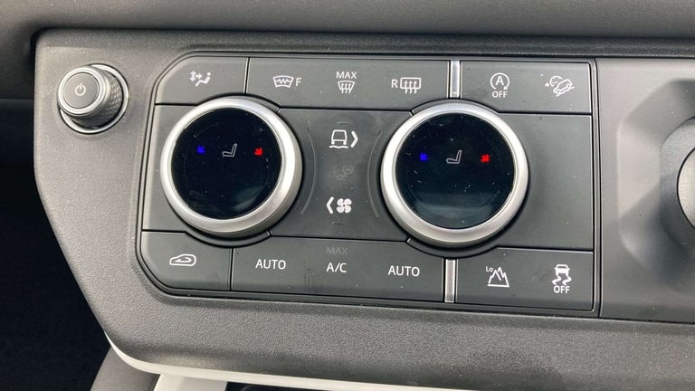 2025 Land Rover Defender 3.0 D250 X-Dynamic SE 90 3dr Auto ESTATE DIESEL Automatic