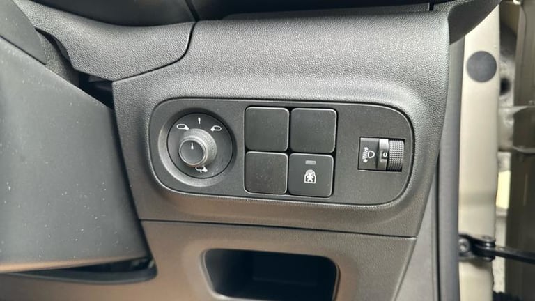 2024 Citroen C3 1.2 PureTech PLUS Hatchback 5dr Petrol Manual Euro 6 (s/s) (83 ps) Manual Hatchba...