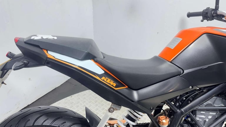 KTM Duke 2014 31K GREAT RUNNING SUPERMOTO BIKE 125CC 15BHP