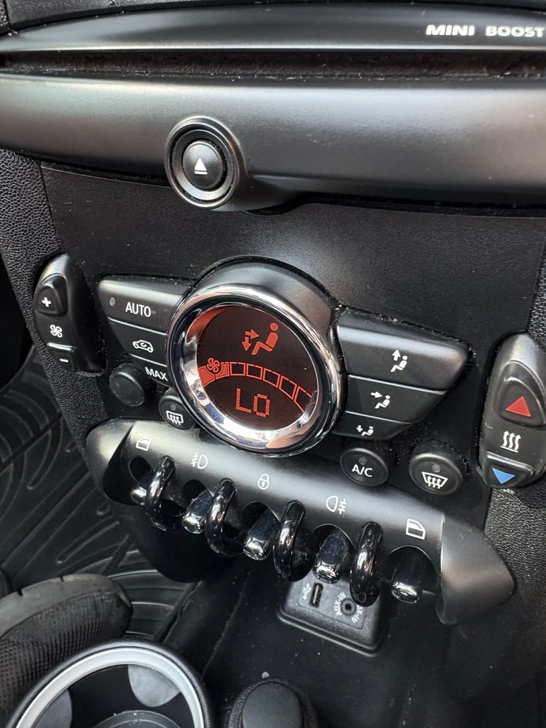 Mini, ROADSTER, Convertible, 2013, Manual, 1598 (cc), 2 doors