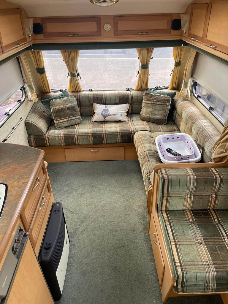 2003 Abbey Freestyle 520L SE – 4 Berth Caravan & Awnings