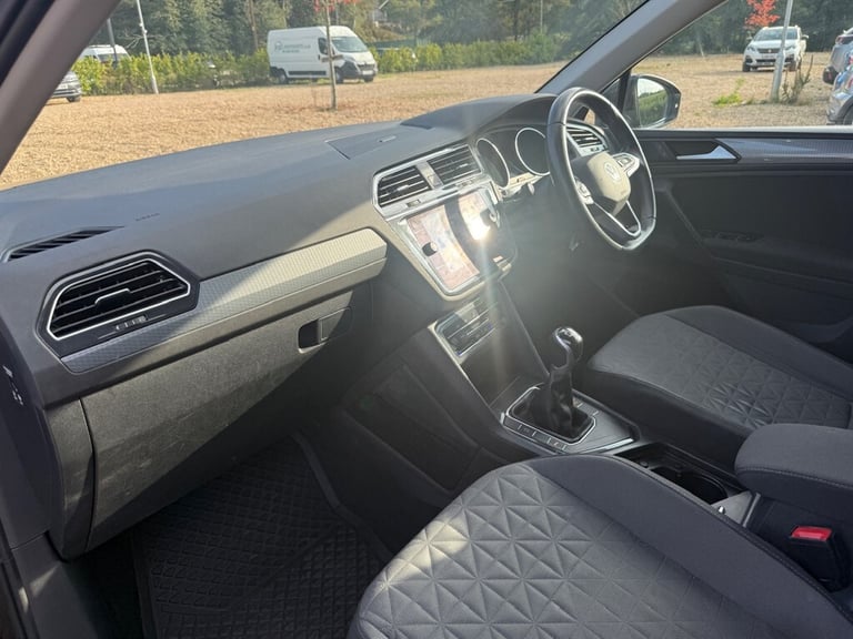 2021 Volkswagen Tiguan 1.5 TSI Life SUV 5dr Petrol Manual Euro 6 (s/s) (150 ps) SUV Petrol Manual
