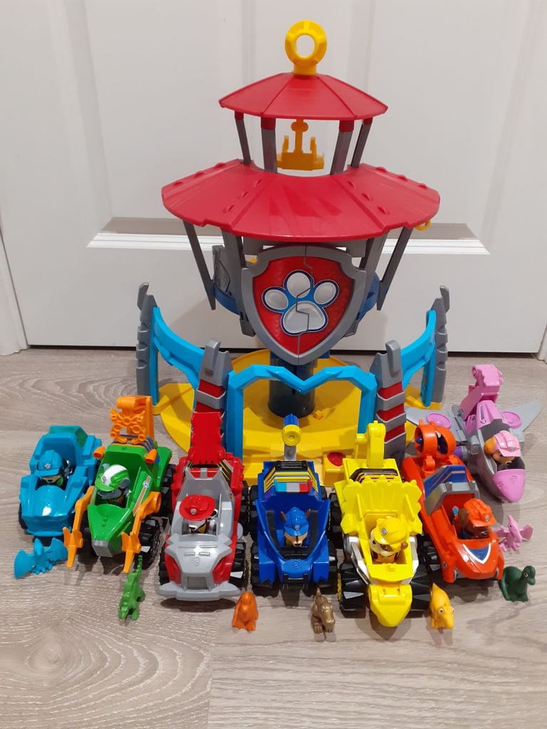 Paw Patrol Dino Rescue HQ with 7 vehicles, figures and mini dinosaurs