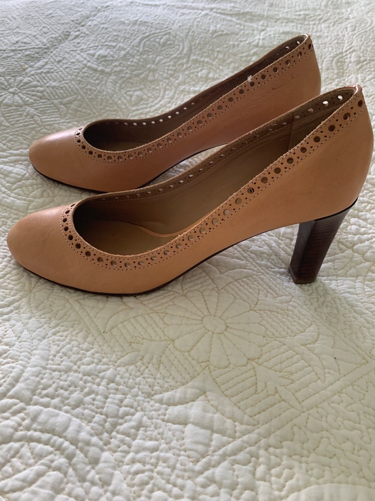Chloe hotsell pumps sale