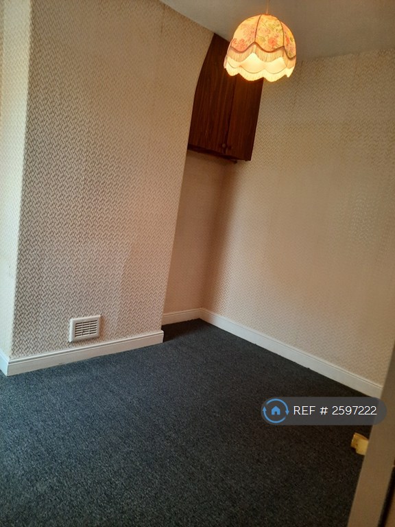3 bedroom house in Old Hall Drive, Manchester, M18 (3 bed) (#2597222)