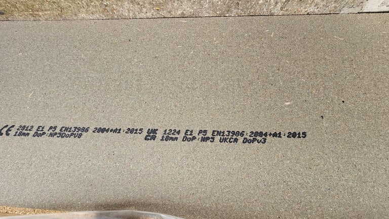 8x 18mm P5 MR T&G Chipboard Flooring 2400mm x 600mm (8' x 2')