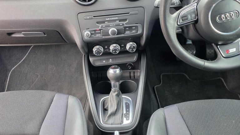AUDI A1 1.4 TFSI S line Sportback S Tronic Euro 5 5dr 2012