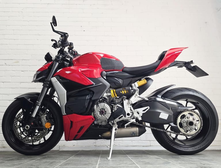 Ducati Streetfighter 955 V2