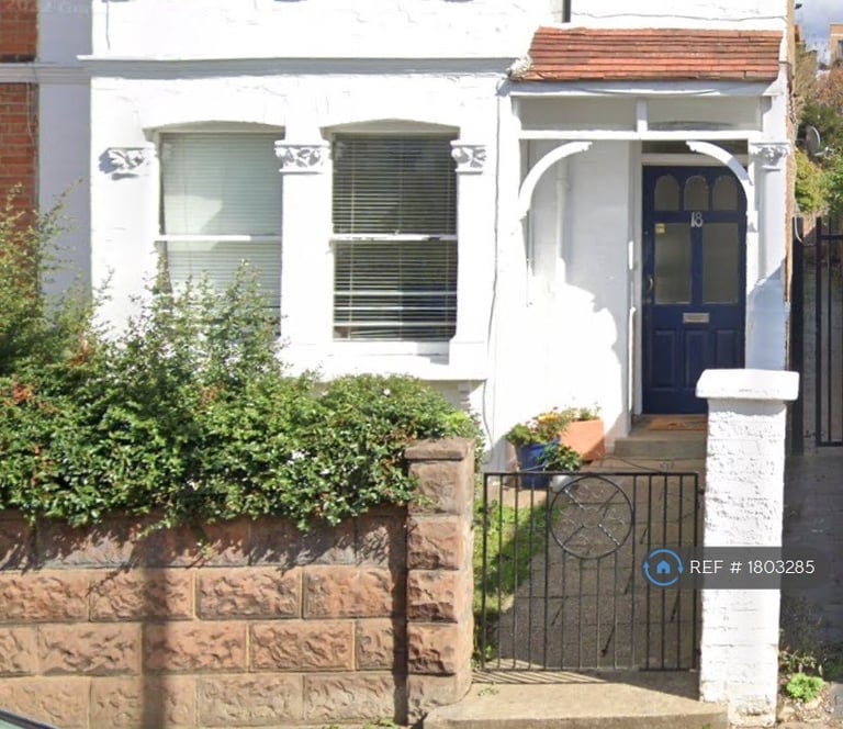 2 bedroom flat in Westfield Road, London, W13 (2 bed) (#1803285)