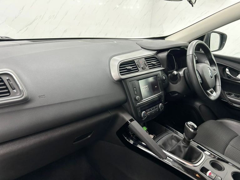 2018 Renault Kadjar 1.3 TCe Dynamique S Nav SUV 5dr Petrol Manual Euro 6 (s/s) (140 ps) FULL S/ H...