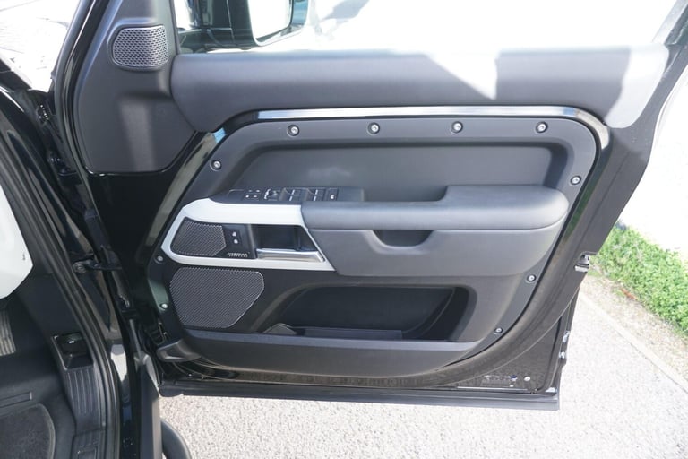 2023 Land Rover Defender 3.0 D300 X-Dynamic HSE 110 5dr Auto [7 Seat] ESTATE DIESEL Automatic