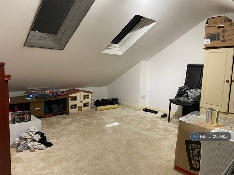 4 bedroom house in Chapel Road, Hounslow, TW3 (4 bed) (#2631485)