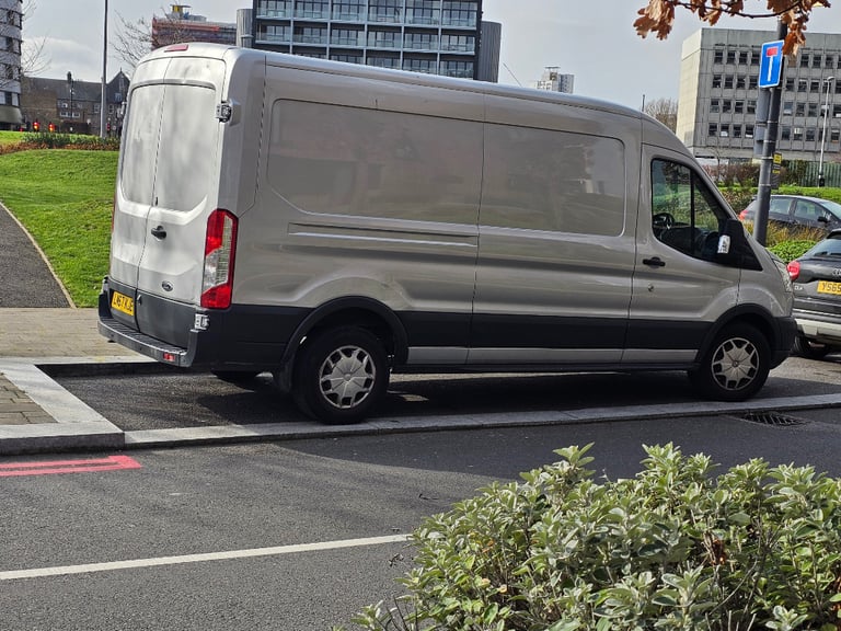 CHEAP MAN AND VAN HIRE AND RELIABLE HOUSE REMOVAL WITH FURNITURE