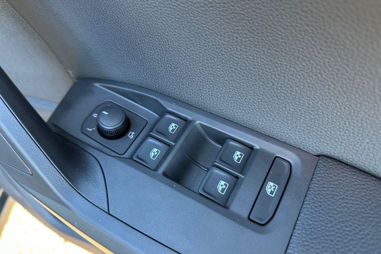 2025 SEAT Arona 1.0 TSI XPERIENCE Lux DSG Euro 6 (s/s) 5dr SUV PETROL Automatic