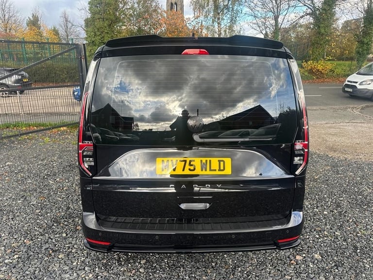 Volkswagen Caddy Maxi Wolfsburg Stealth Edition DSG Commerce Pro Euro 6
