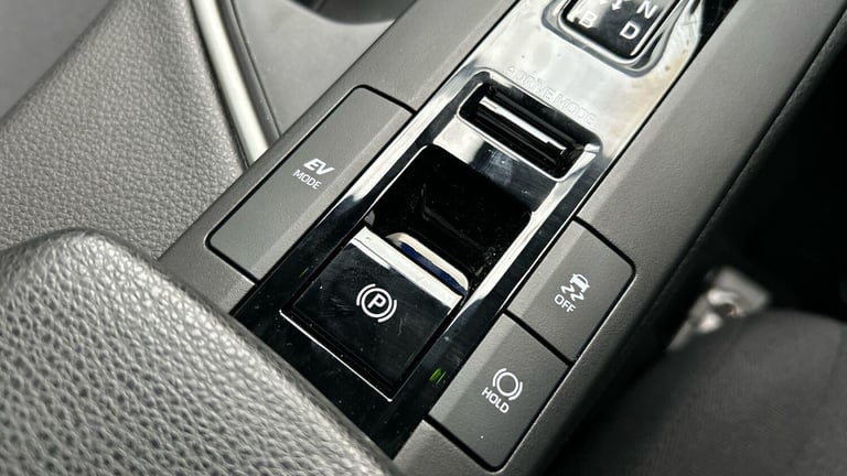 2024 Toyota C-HR 1.8 Hybrid Design 5dr CVT HATCHBACK PETROL/ELECTRIC Automatic