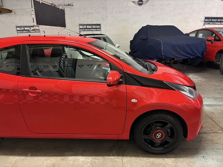 TOYOTA AYGO 1.0 VVT-i x-play 2016