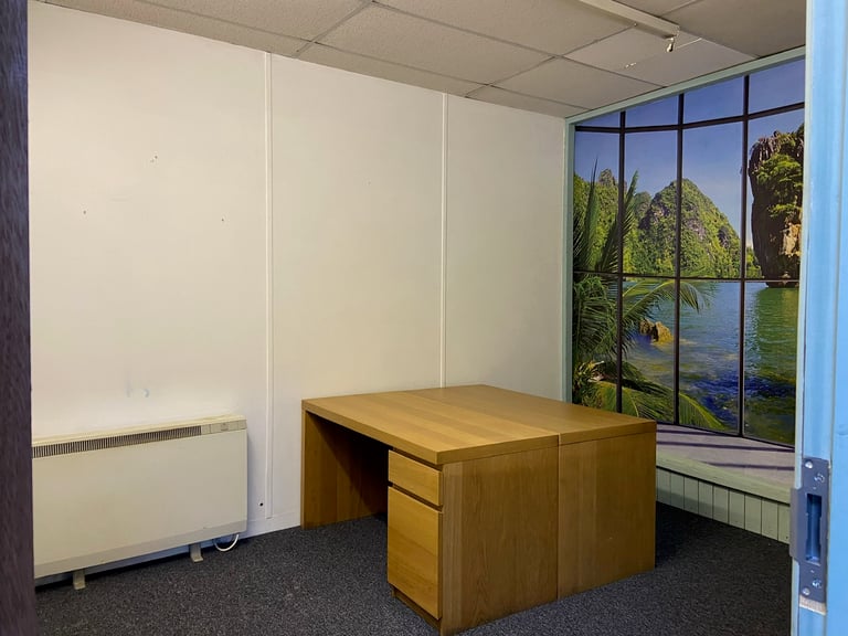 Brynmawr - Office to rent £40 Per Week - utilities included