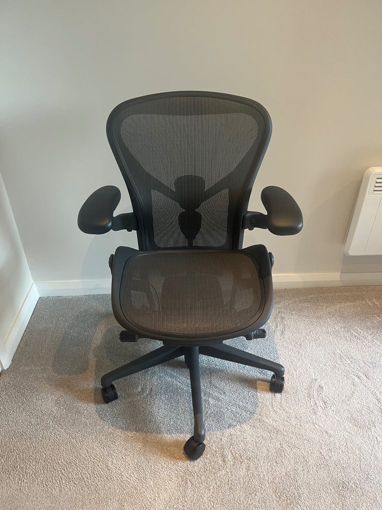 image for Herman Miller Aeron Office Chair, Like New (May 2025), Size b, graphite