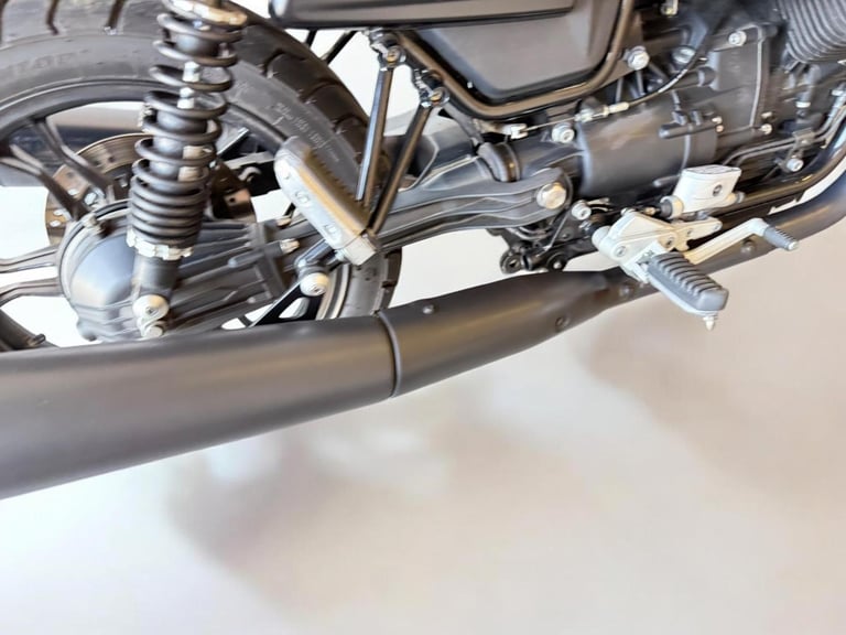 2020 Moto Guzzi V7 744 III Stone Night Pack Euro 4