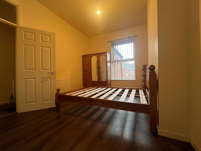 ***THREE BEDROOM TO LET***B11***£1195PCM***