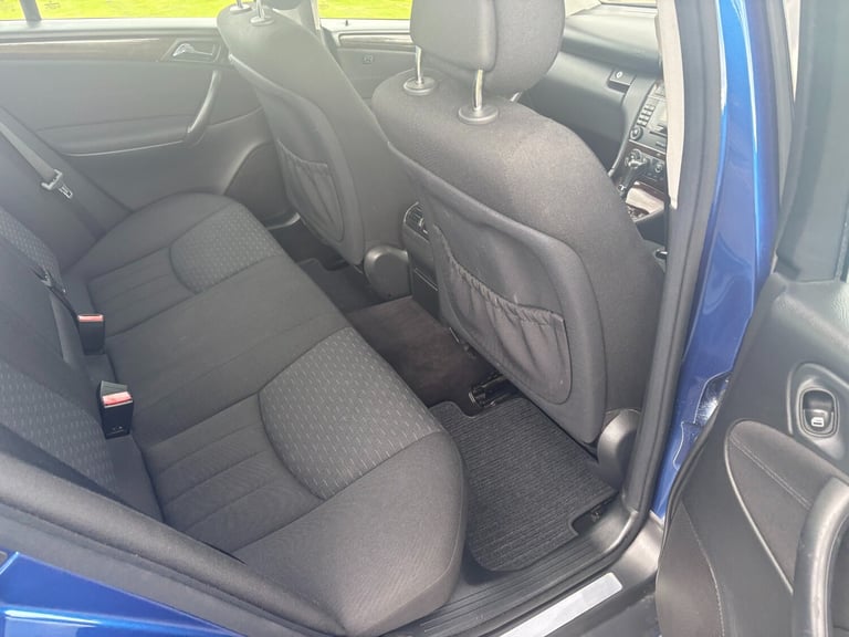 2004 Mercedes-Benz C-Class C200K Elegance SE 4dr Auto SALOON Petrol Automatic