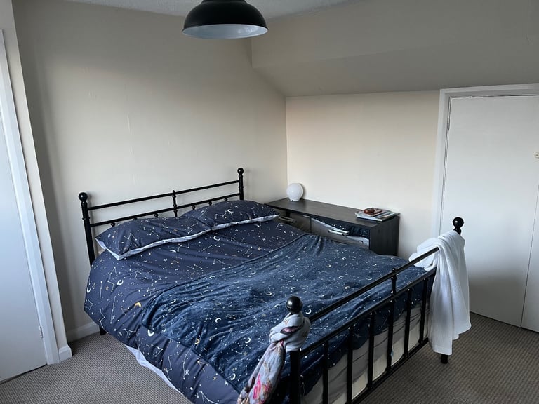 Double room to let in Newton Abbot 