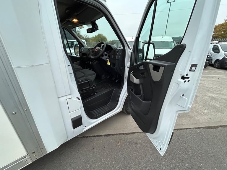 VAUXHALL MOVANO 2.3 CDTi 3500 Lo Loader Box Luton Van Air Con White Manual Diese
