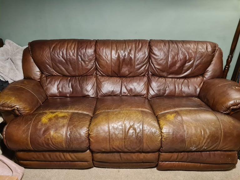 Leather reclining sofas