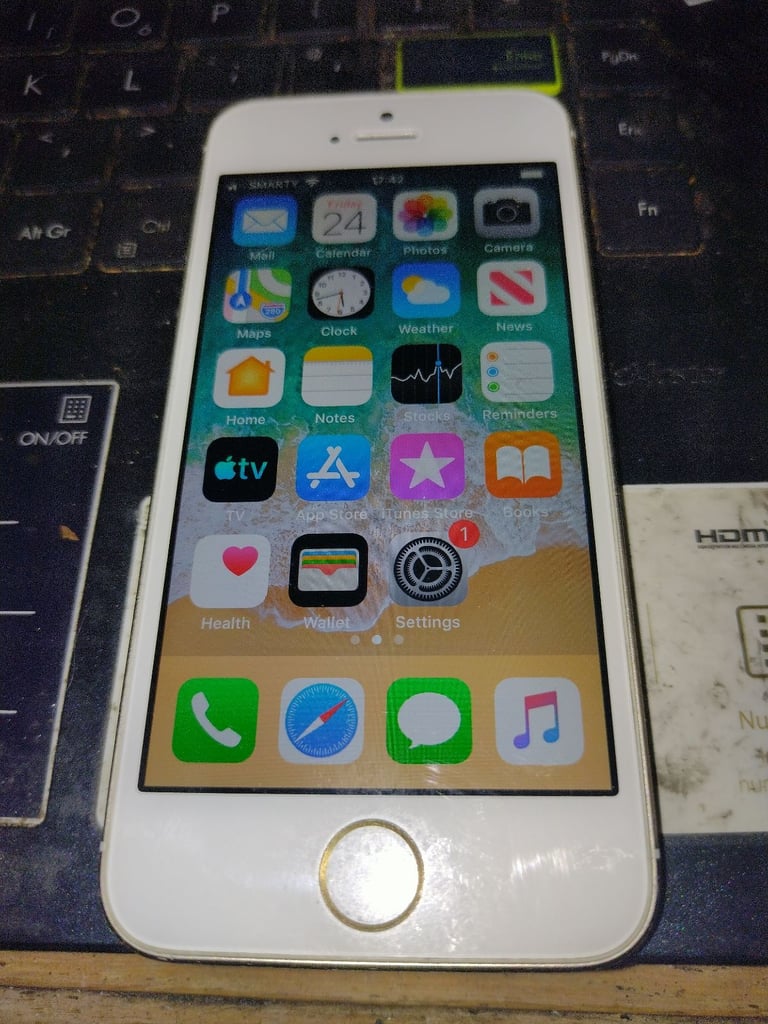 iPhone 5s 16Gb, white/Silver UNLOCKED