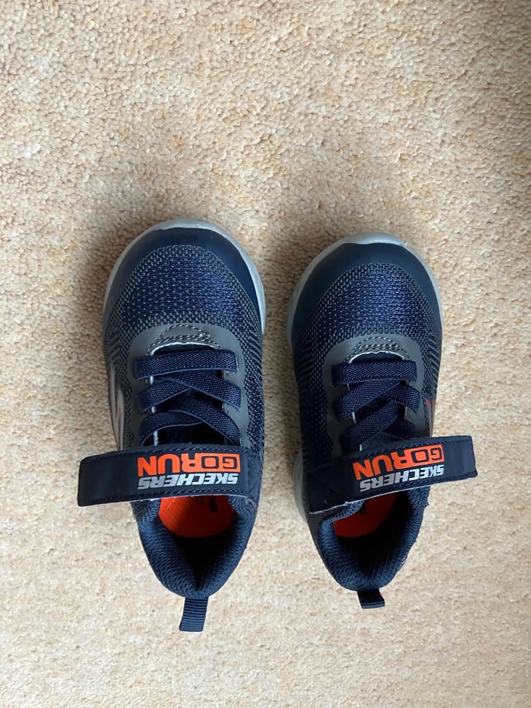 Toddlers SKECHERS GORUN trainers 