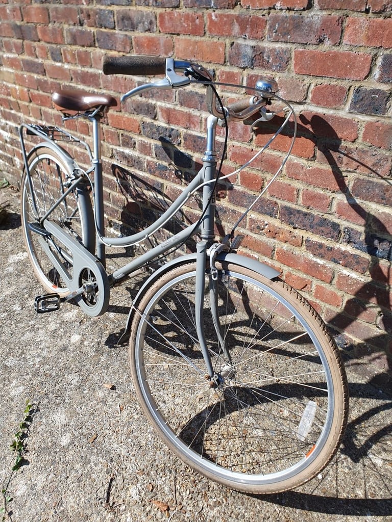 Bobbin Birdie Traditional Step Through Bike - Quality Spec