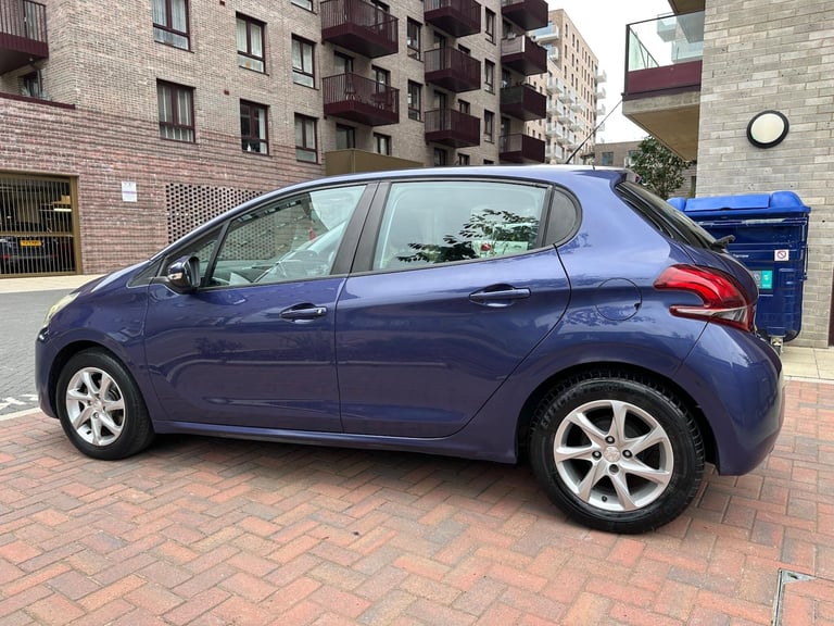 2016 Peugeot 208 1.2 PureTech Allure Euro 6 (s/s) 5dr HATCHBACK Petrol Manual