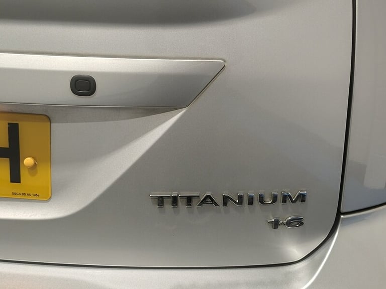 2010 Ford Focus 1.6 Titanium 5dr Auto HATCHBACK PETROL Automatic